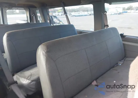 2001 Ford E-350 Super Duty Xl/Xlt from USA, damaged, VIN 1FBSS31L91HB36115